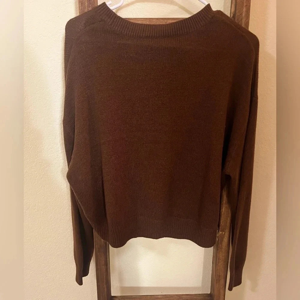 🚨‼️TEENS/WOMENS BROWN UN-TAGGED SWEATER‼️🚨